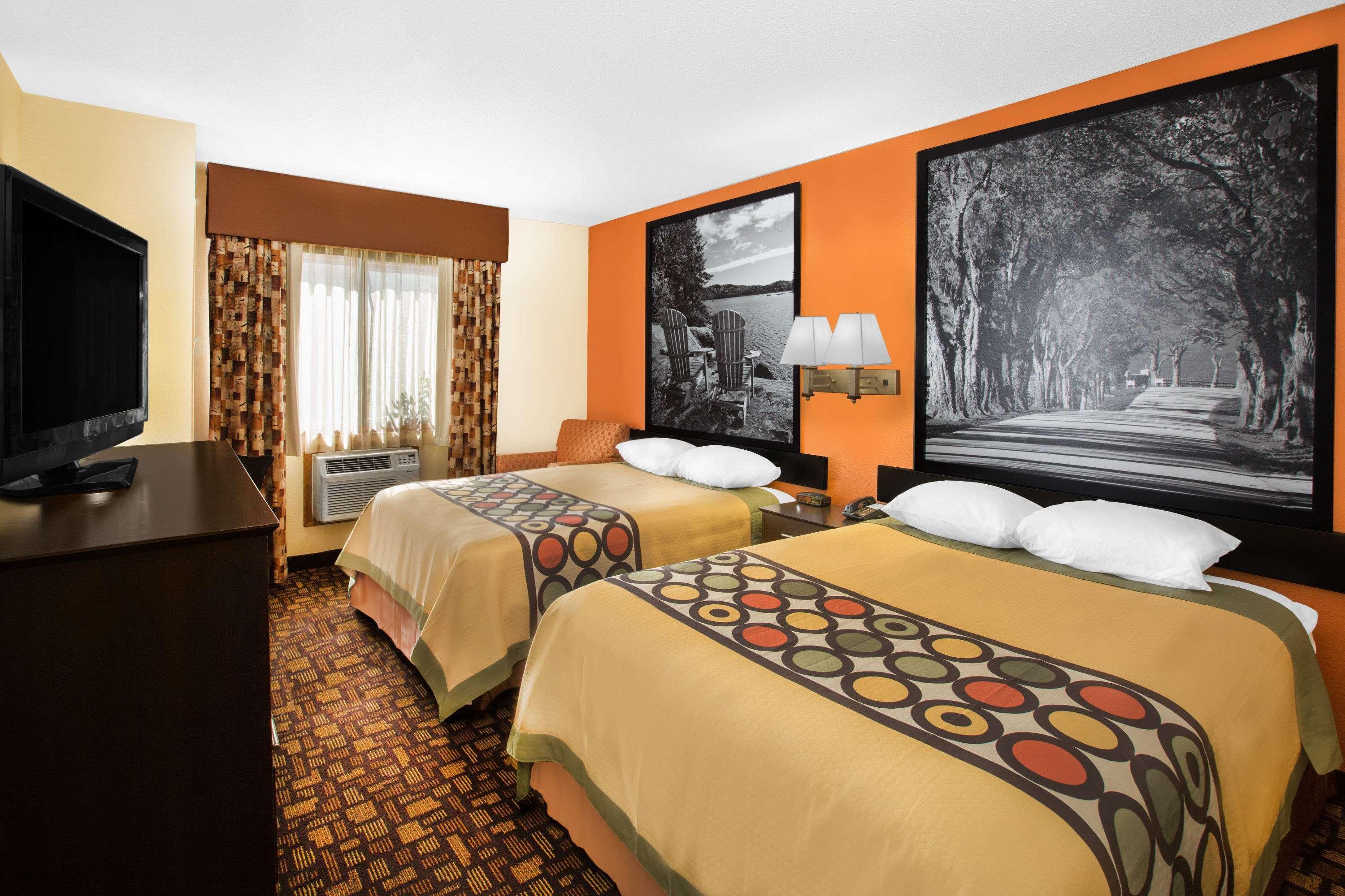 במוטל Super 8 By Wyndham Clive Ia מראה חיצוני תמונה