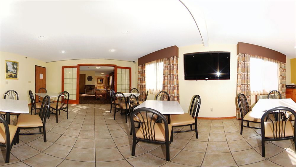 במוטל Super 8 By Wyndham Clive Ia מראה חיצוני תמונה
